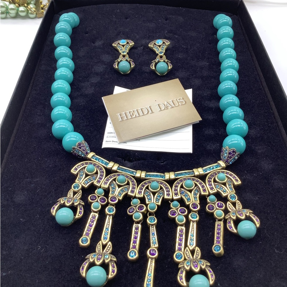 COPY - Heidi Daus necklace & earring set